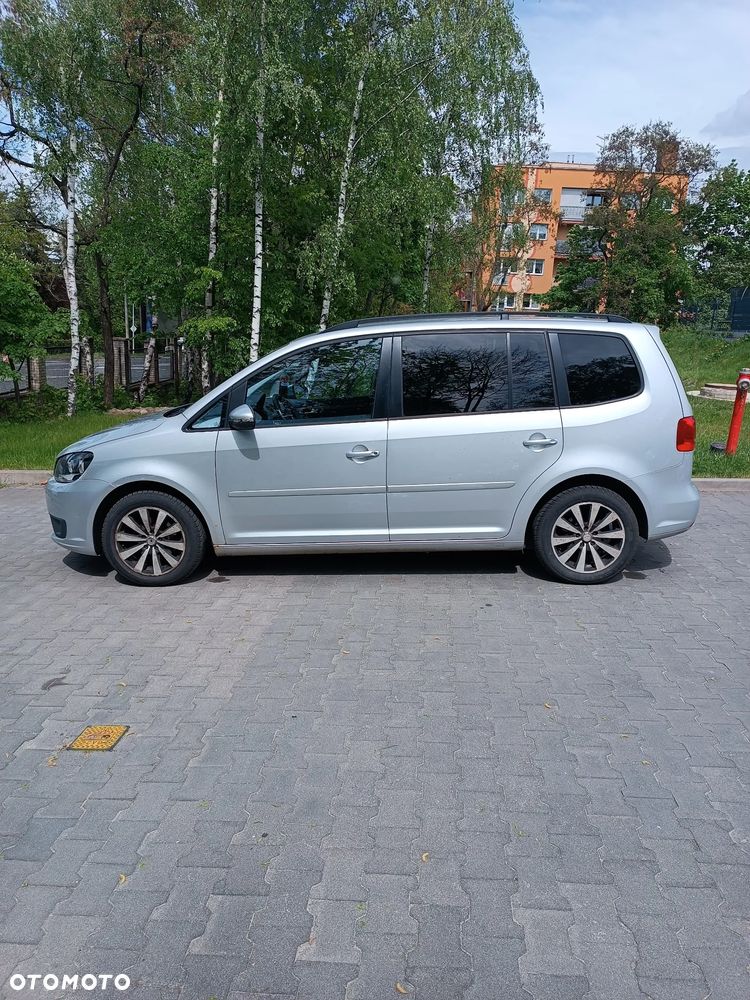 Volkswagen Touran 1.6 TDI DPF BlueMot Comfortline - 1
