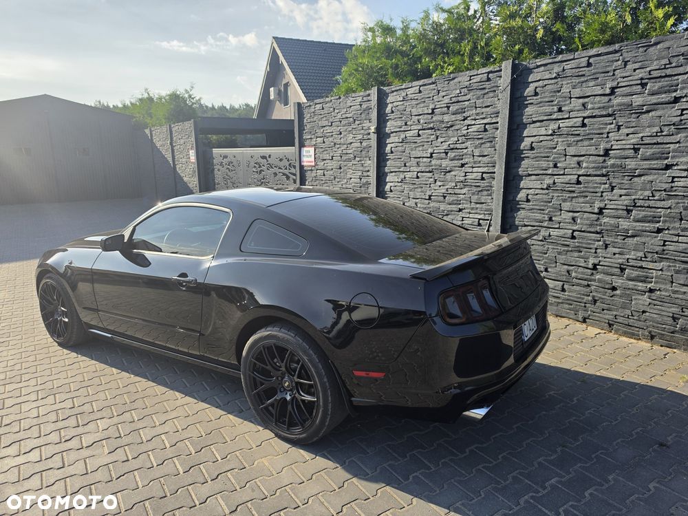Ford Mustang - 4