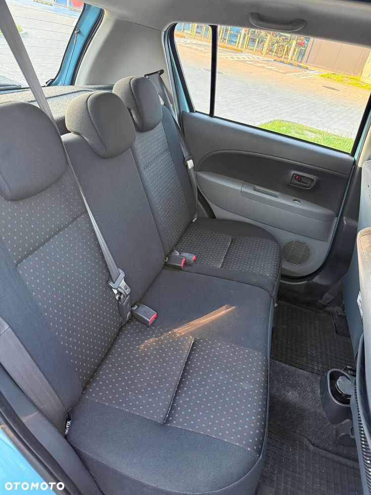 Daihatsu Sirion 1.0 - 11