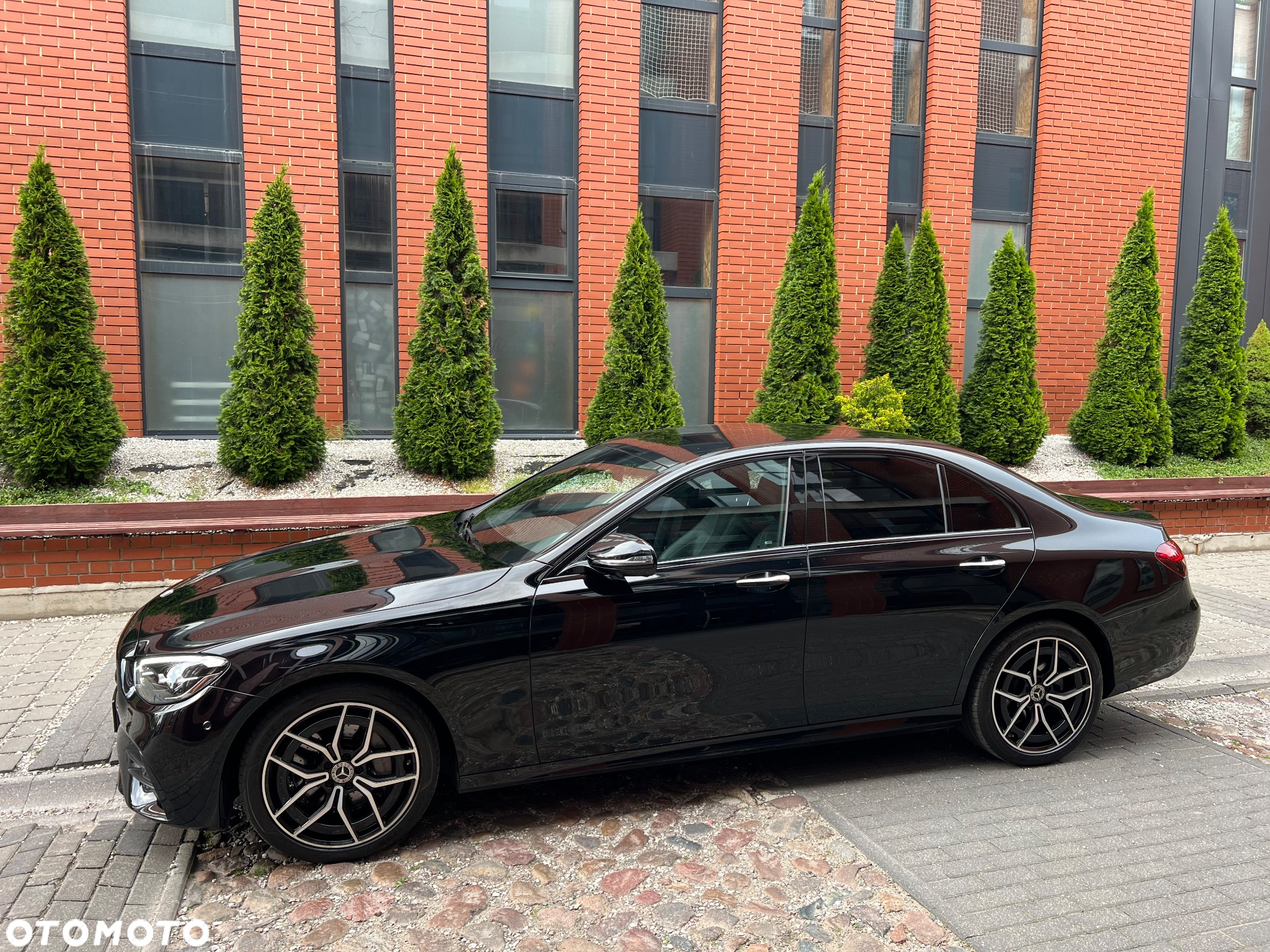 Mercedes-Benz Klasa E 220 d 9G-TRONIC AMG Line - 2