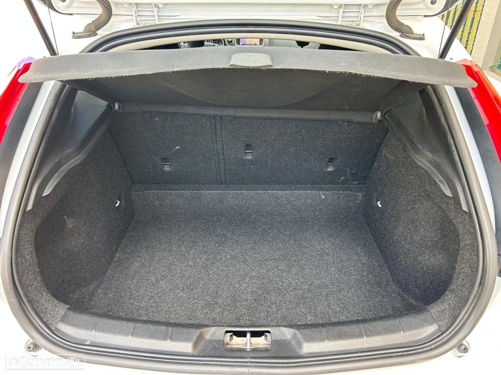 Volvo V40 Cross Country 2.0 D2 Summum - 12