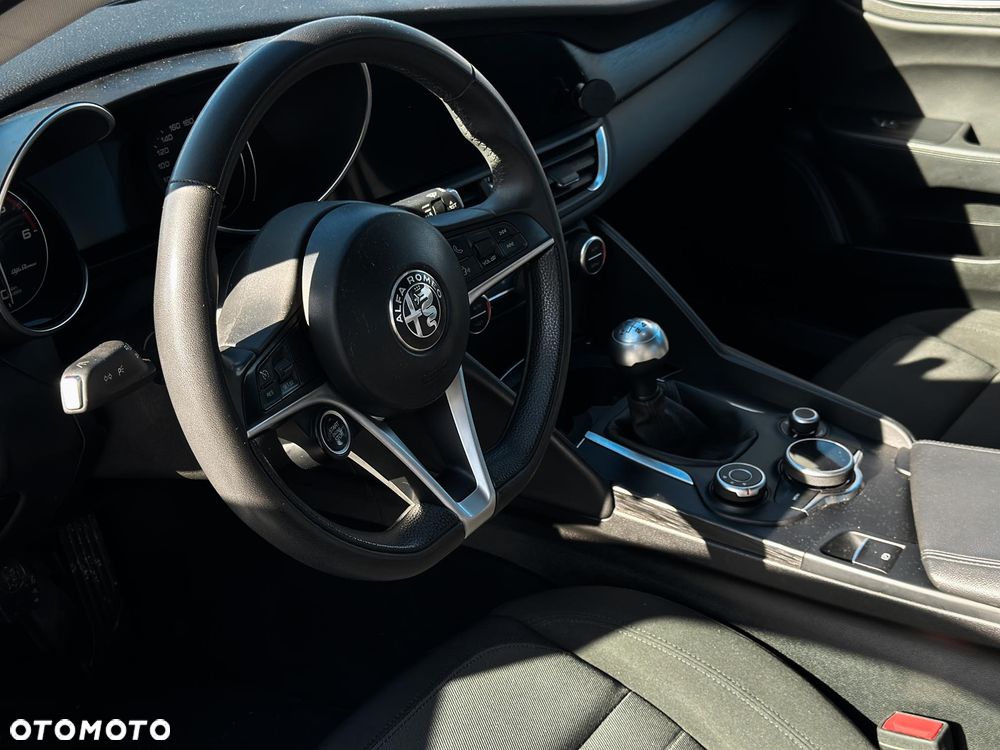 Alfa Romeo Giulia 2.2 D Turbo - 9