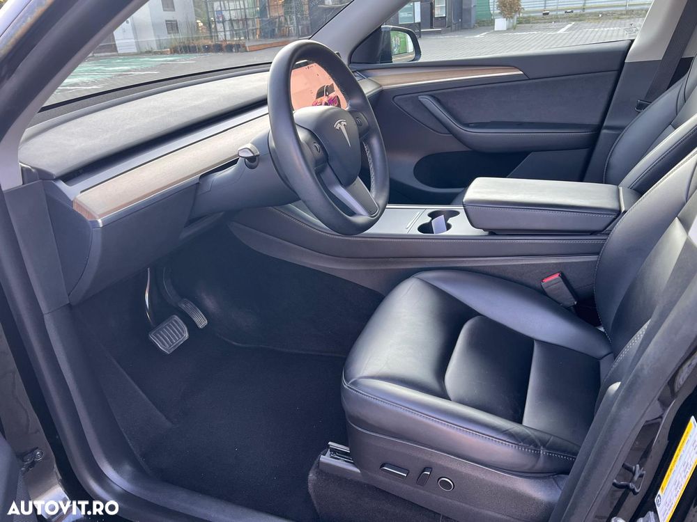 Tesla Model Y Long Range Dual Motor AWD - 6