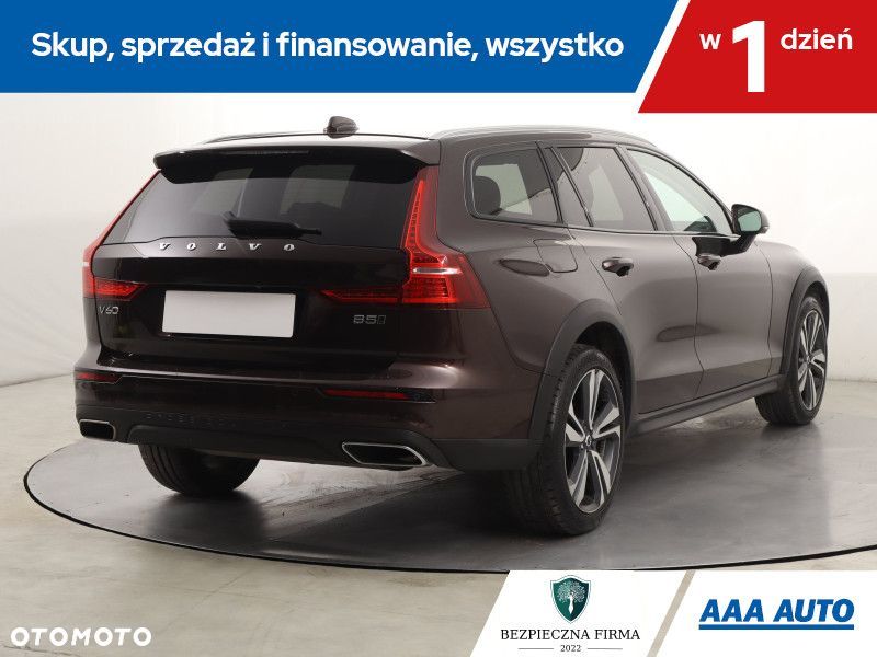 Volvo V60 Cross Country - 7