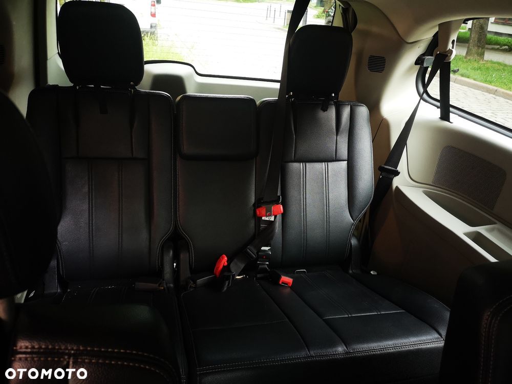 Chrysler Town & Country 3.6 Touring - 17