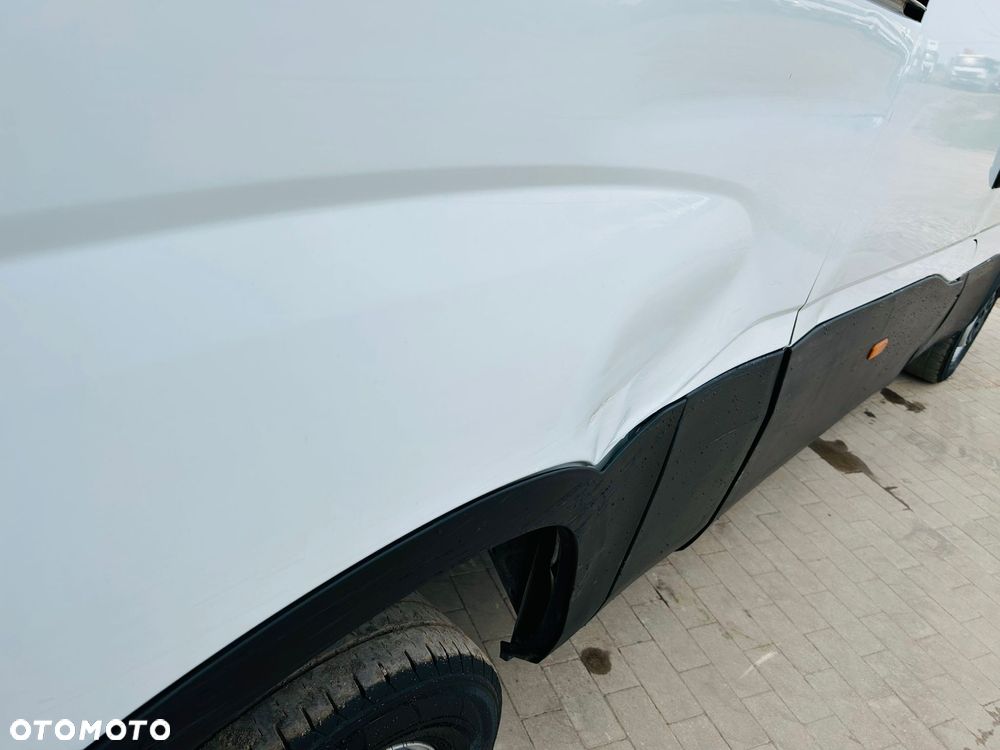 Mercedes-Benz Sprinter - 15