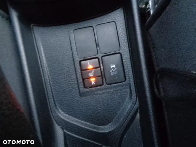 Toyota Yaris 1.33 Premium EU6 - 18