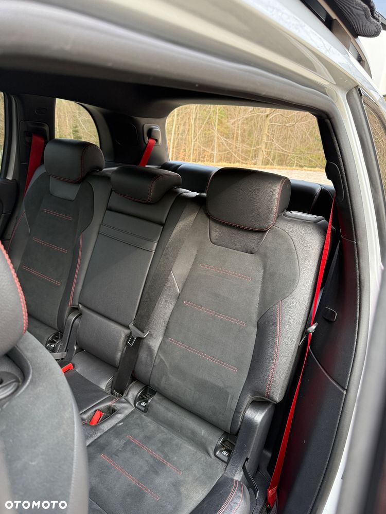 Mercedes-Benz GLB - 23