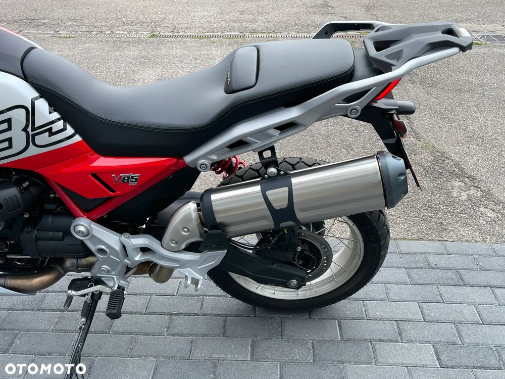 Moto Guzzi V85 - 23