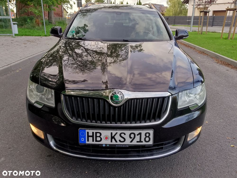 Skoda Superb 2011 photo 5