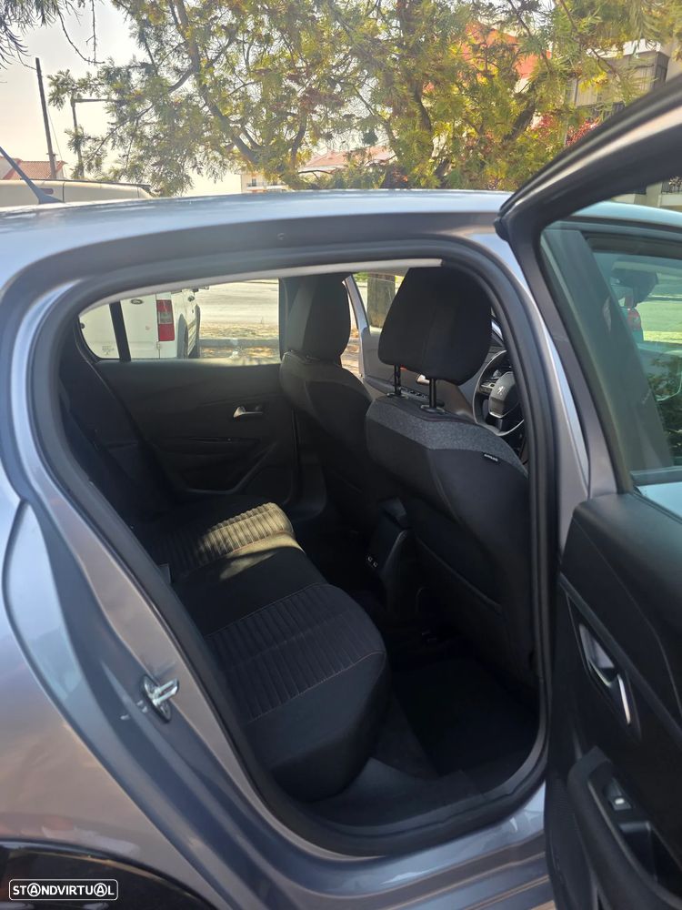 Peugeot e-208 Active Pack - 11