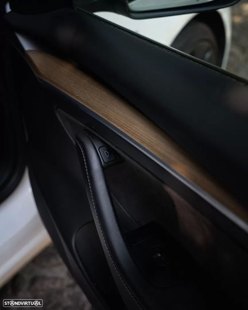 Tesla Model 3 Performance Dual Motor AWD — fotografia 12