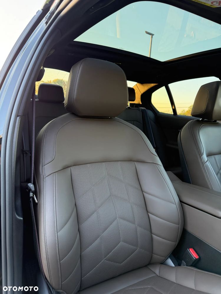 BMW Seria 5 520d xDrive mHEV M Sport - 22