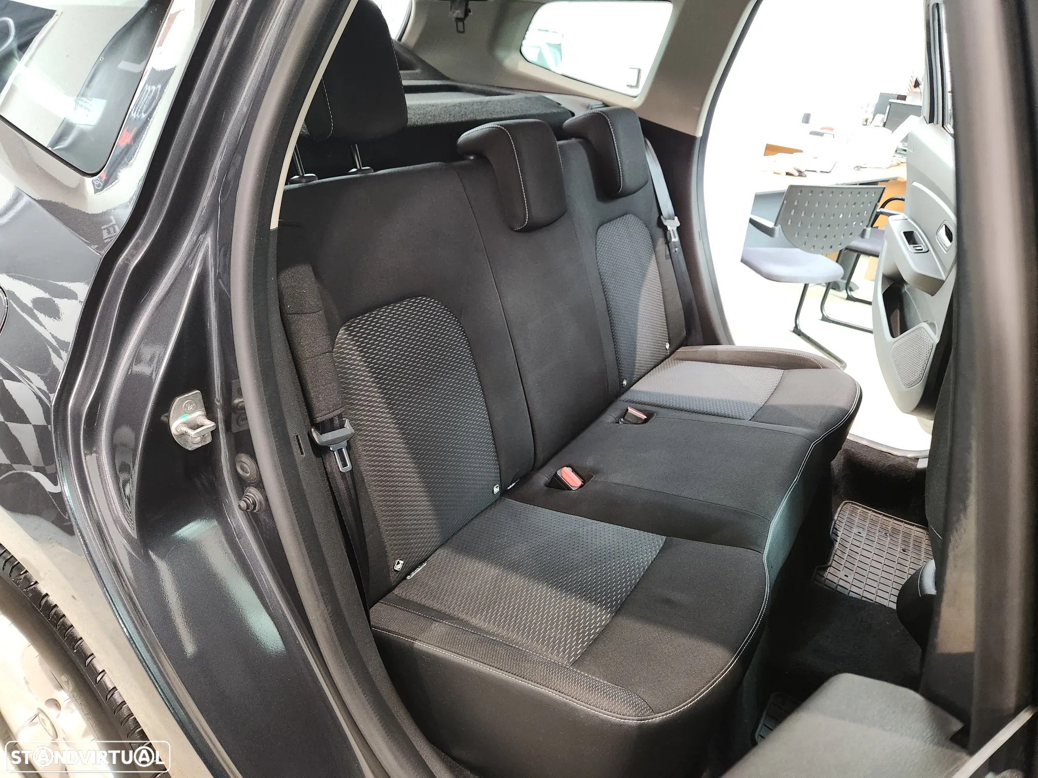 Dacia Duster 1.5 dCi Comfort - 32