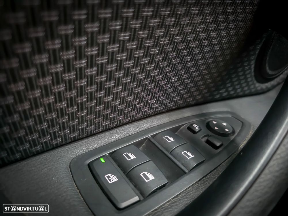 BMW X1 xDrive25e Advantage - 23