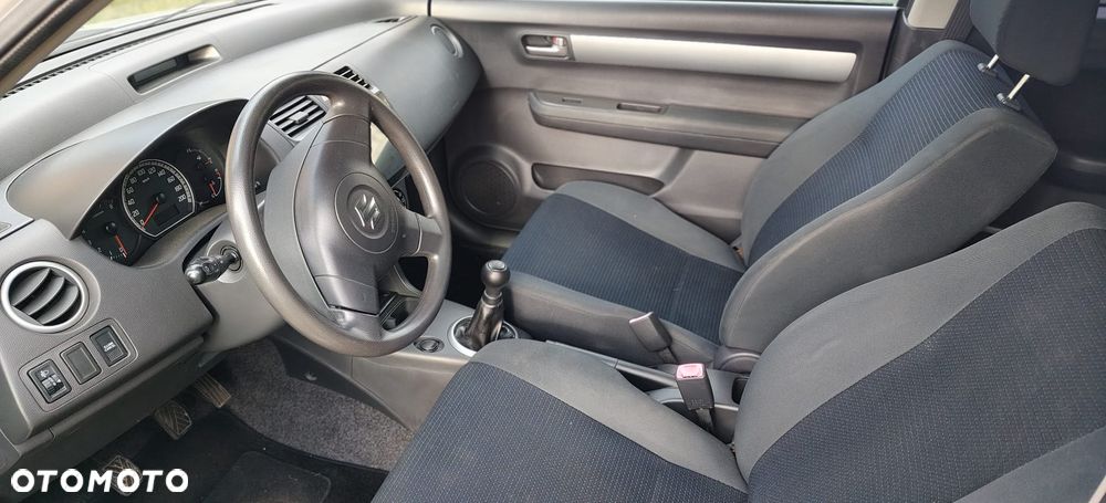 Suzuki Swift 1.3 Sunlight Edition - 27