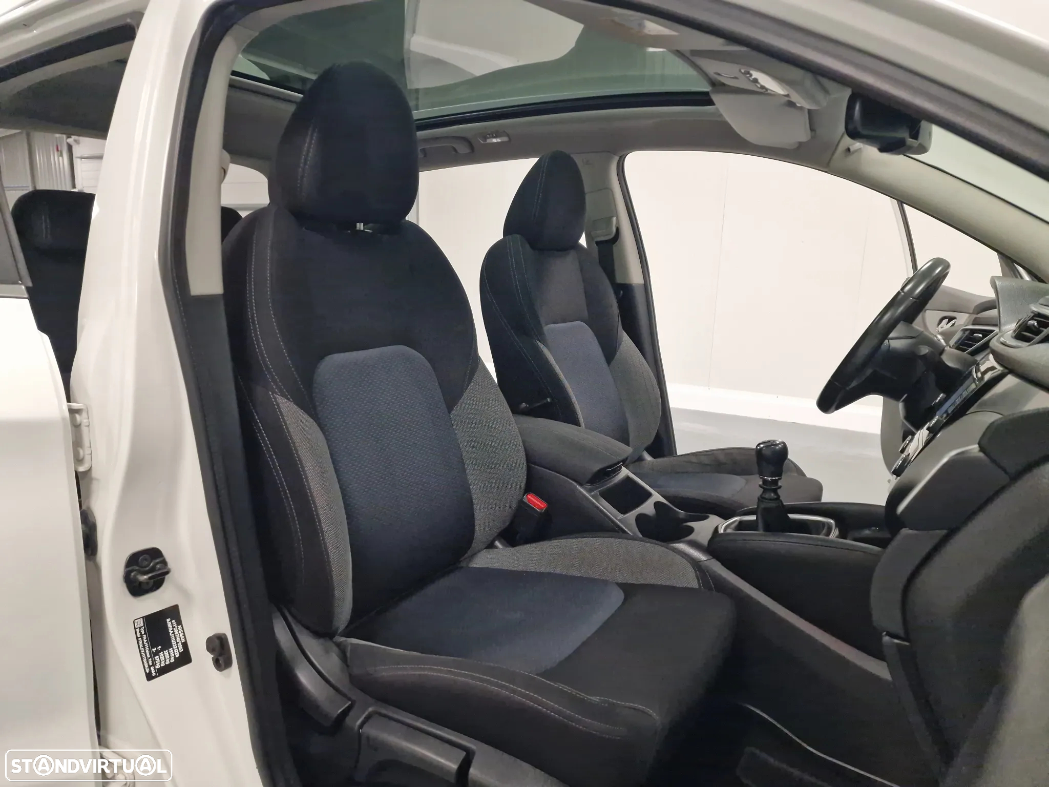 Nissan Qashqai 1.5 dCi N-Connecta 18 - 23