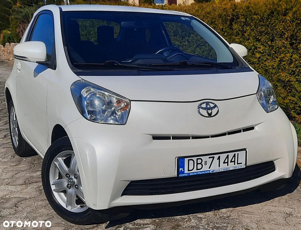 Toyota iQ