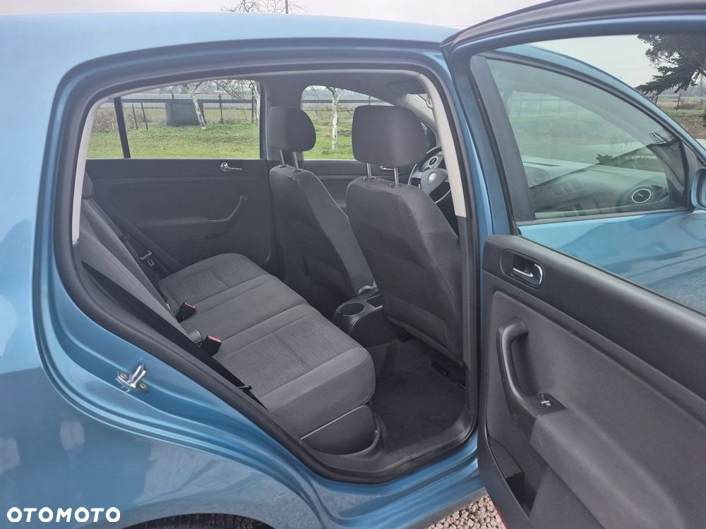 Volkswagen Golf Plus - 25