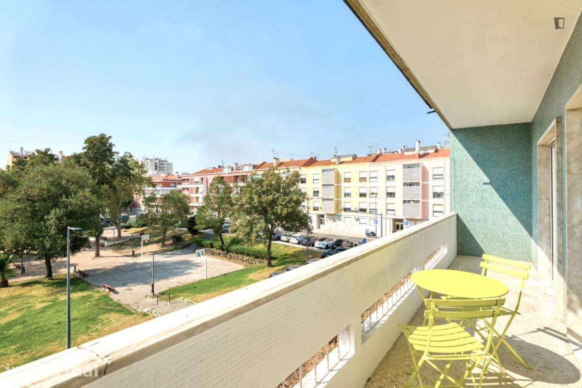 Quarto - localizado em Benfica Lisbon - Grande imagem: 5/19