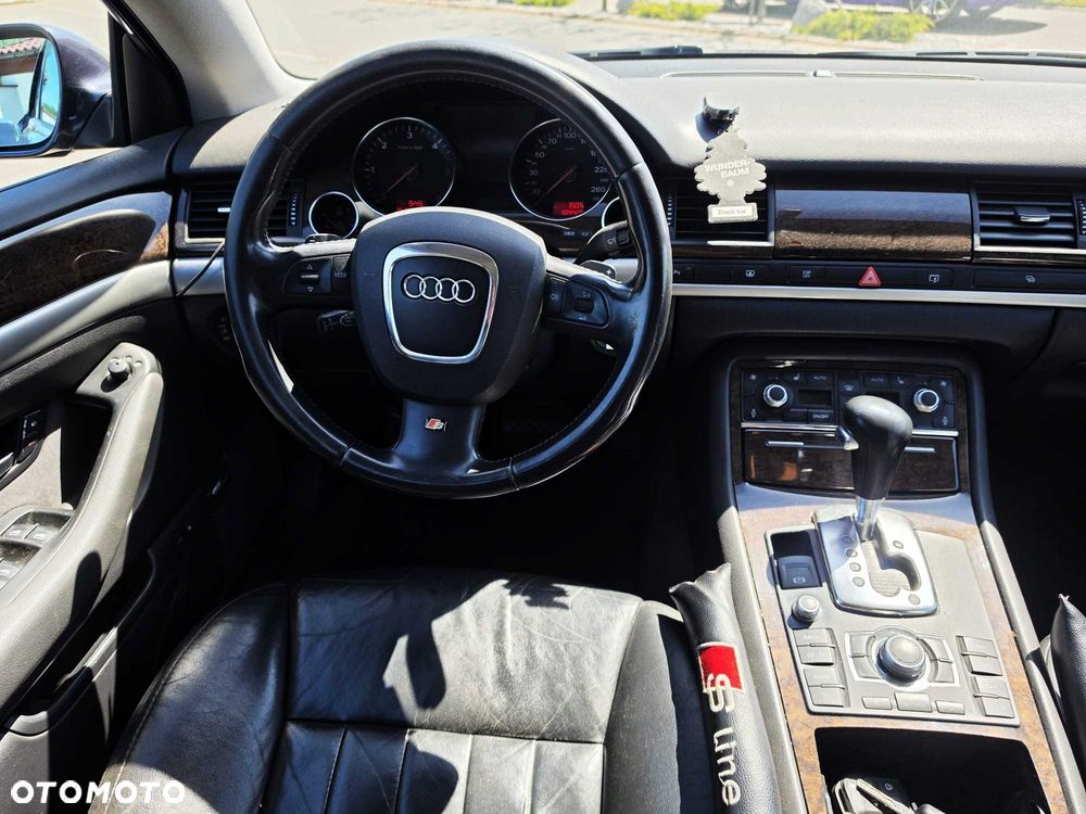 Audi A8 - 8