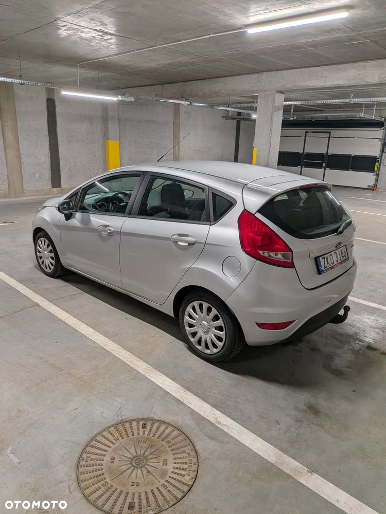 Ford Fiesta 2010 photo 4