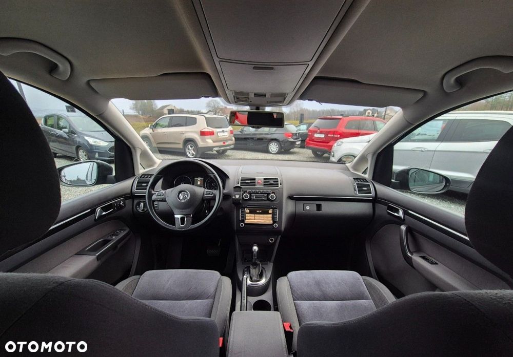 Volkswagen Touran - 14