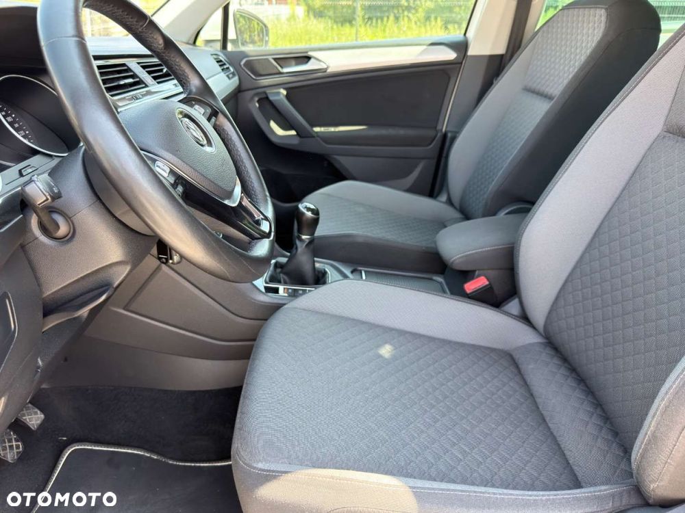 Volkswagen Tiguan - 12