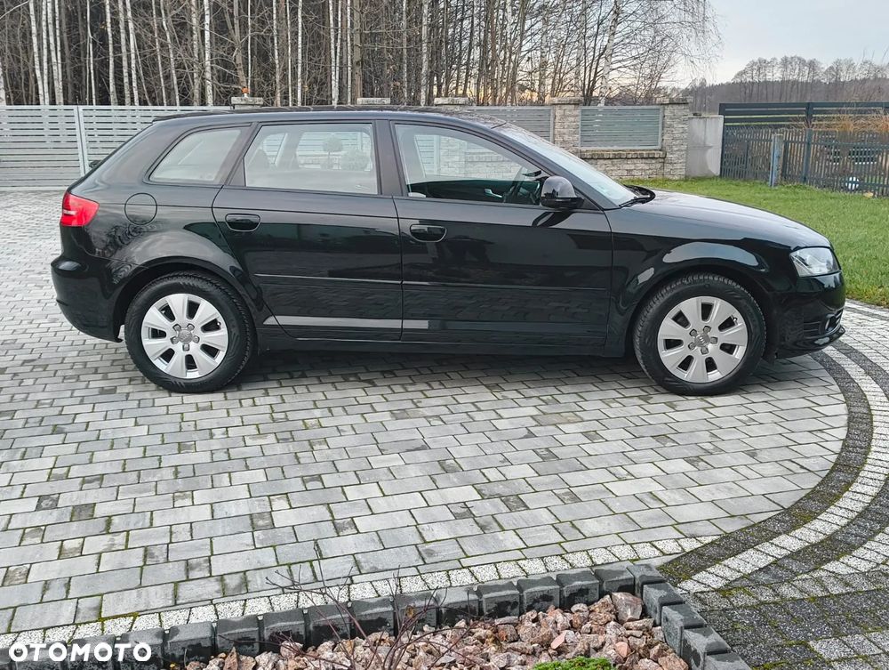 Audi A3 Sportback 1.6 TDI DPF Ambiente - 7