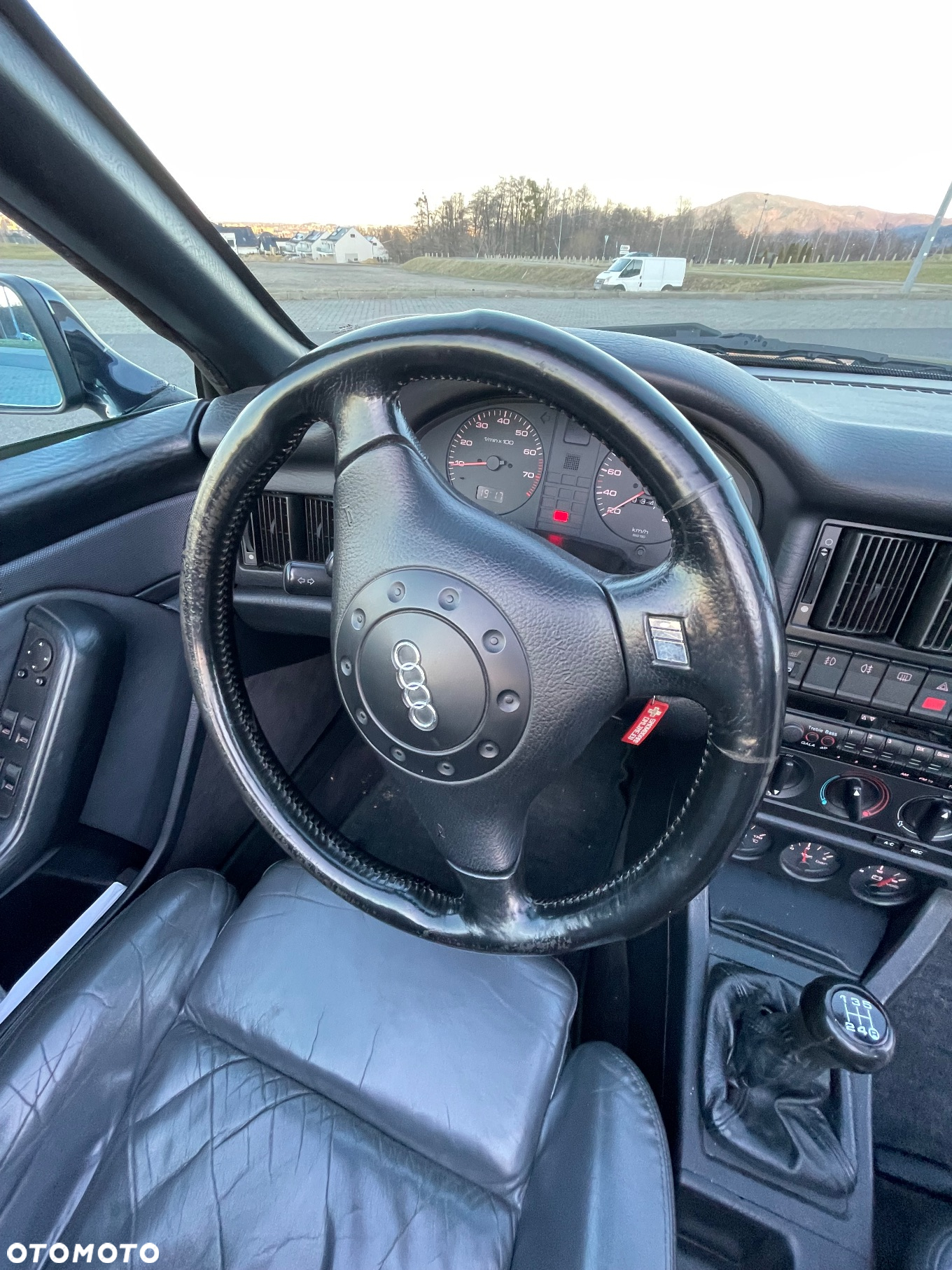 Audi 80 Avant 2.0 E - 10