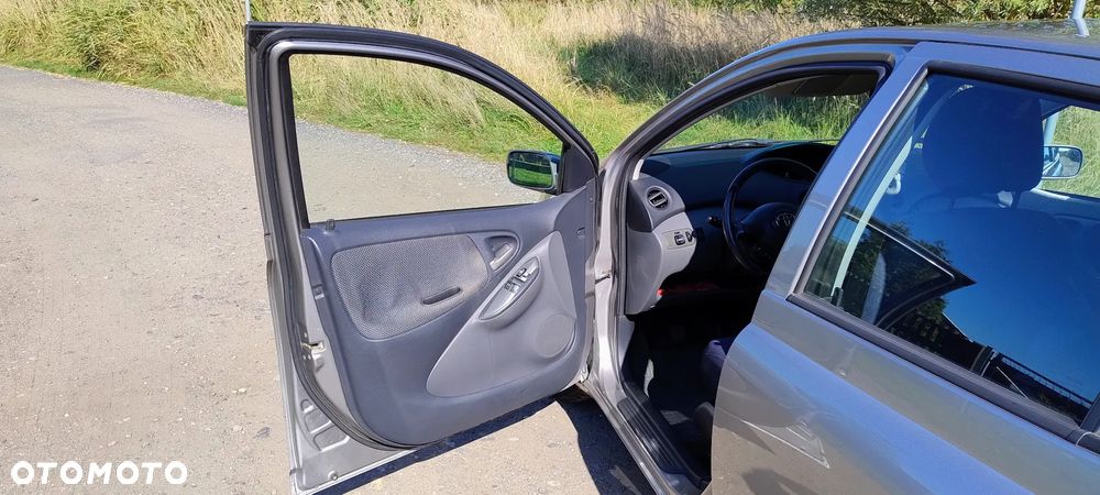 Toyota Yaris - 15