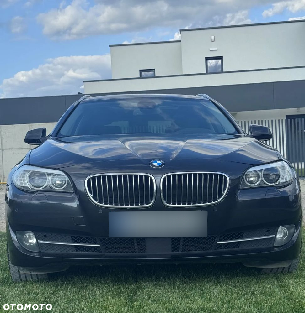 BMW Seria 5 525d xDrive Touring - 2