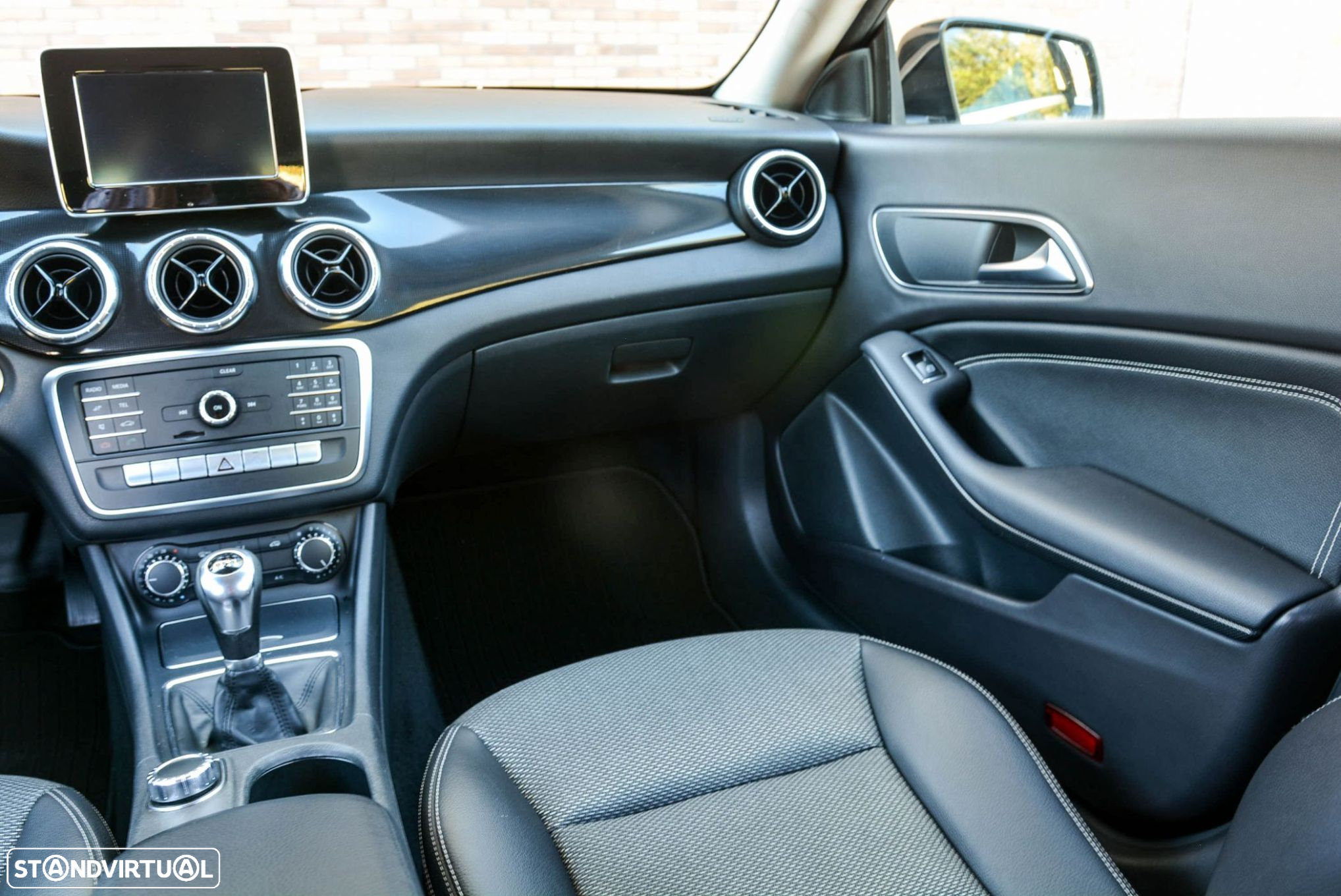 Mercedes-Benz CLA 180 d Shooting Brake Urban - 13