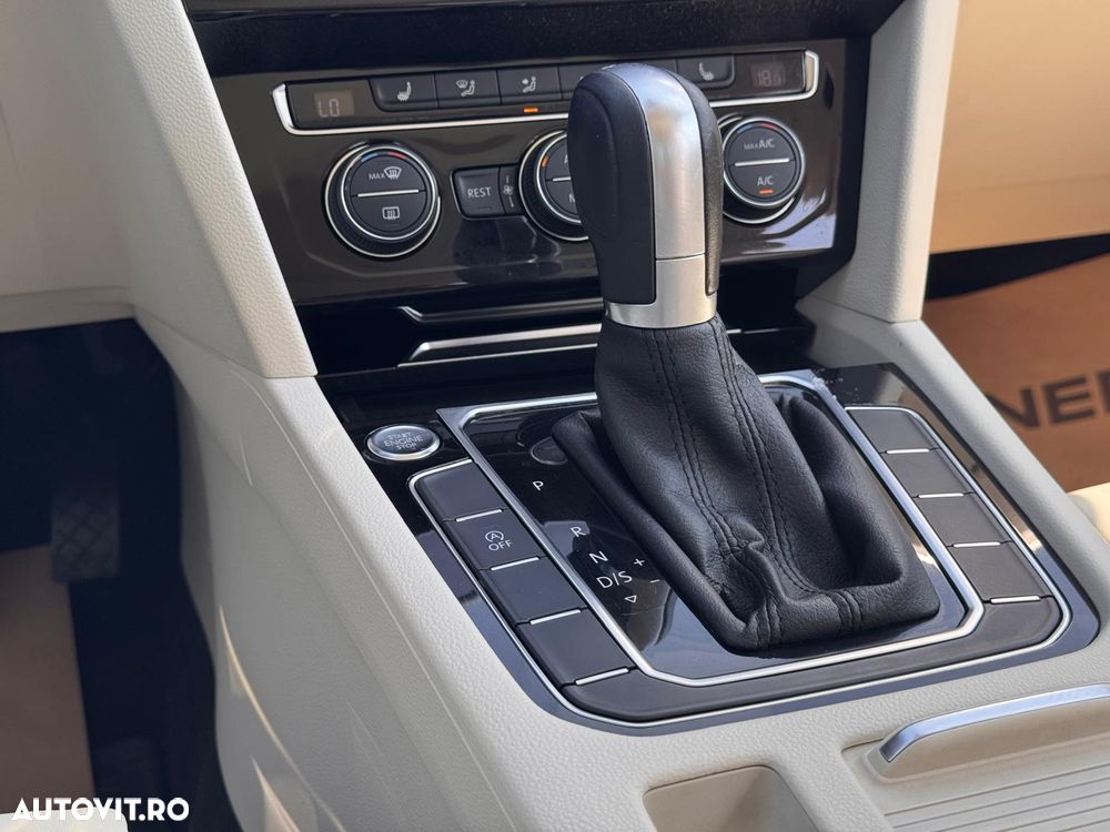 Volkswagen Passat 2.0 TDI DSG Highline - 23