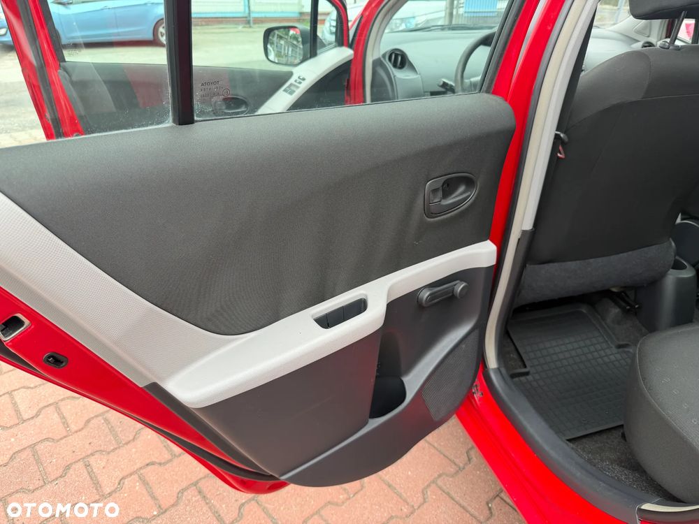 Toyota Yaris 1.0 VVT-i Sol - 20