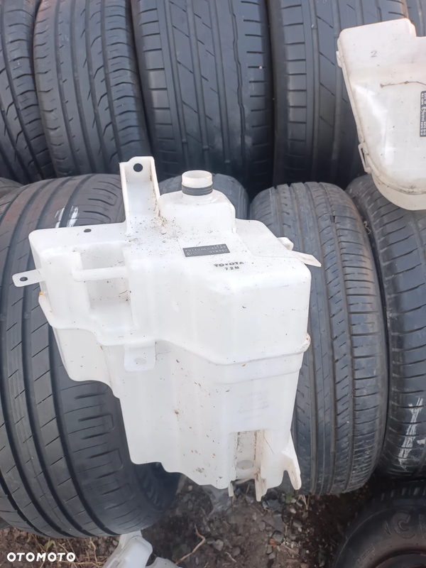 Zbiorniczek spryskiwaczy RAV4 3 13-