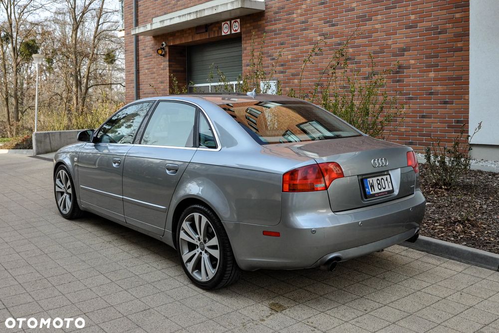 Audi A4 Limousine - 3