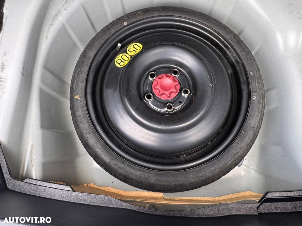 Toyota Corolla 1.8 HSD Business - 12