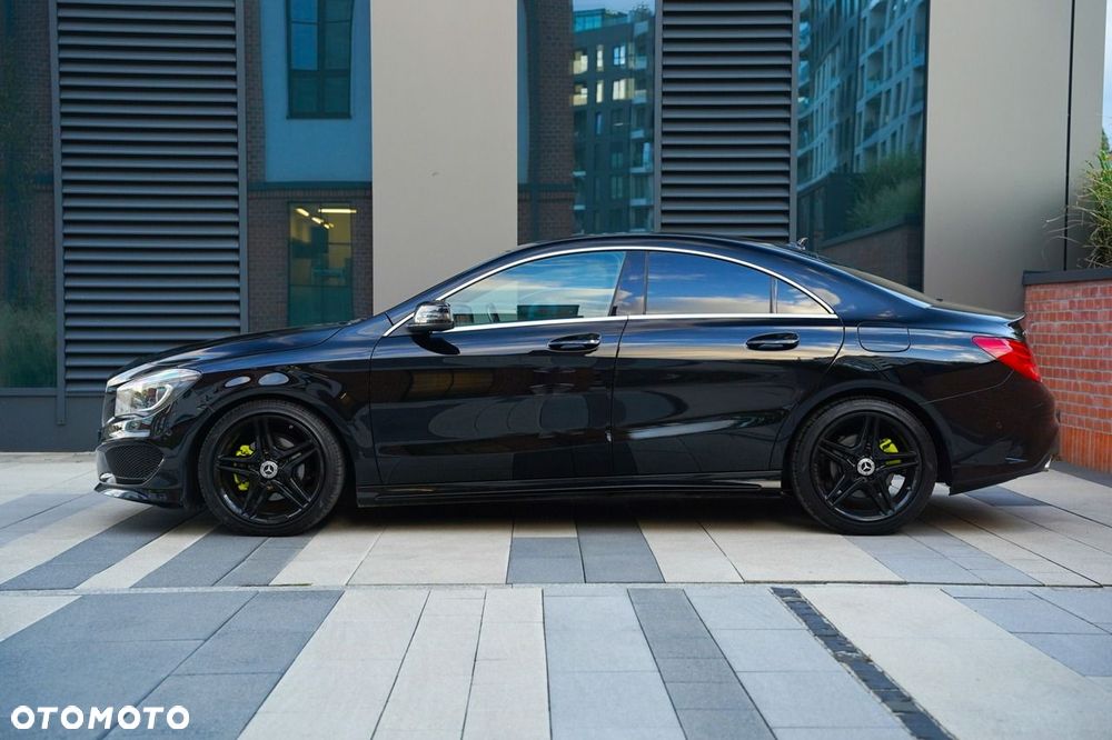 Mercedes-Benz CLA 200 7G-DCT AMG Line - 36