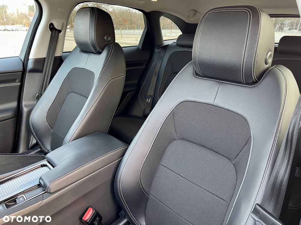 Jaguar F-Pace 2.0 i4D RWD R-Sport - 27