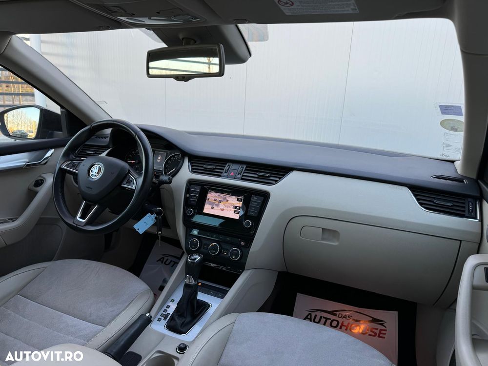 Skoda Octavia 1.6 TDI DSG Style - 4