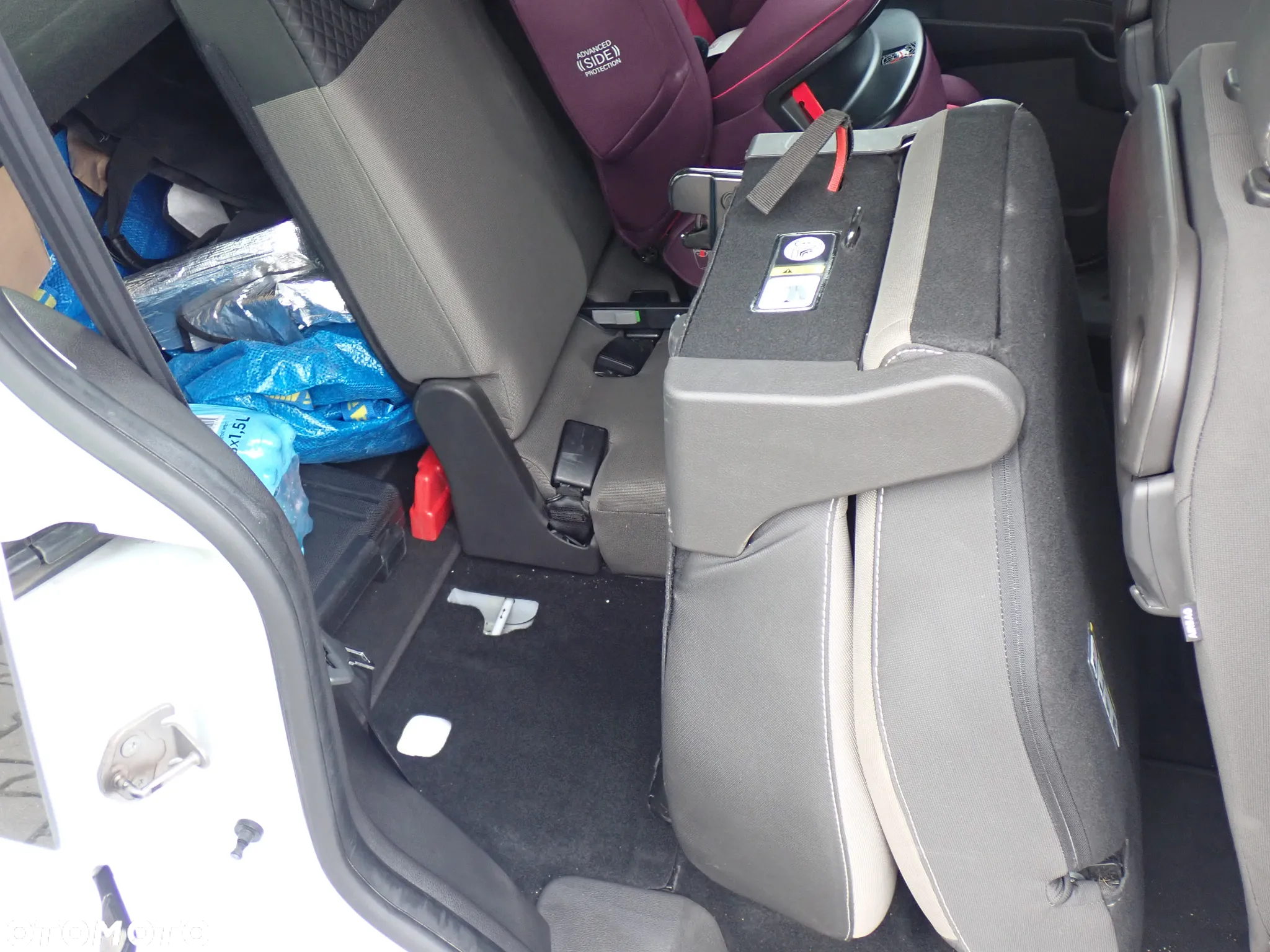 Ford Tourneo Courier 1.5 TDCi Trend - 34