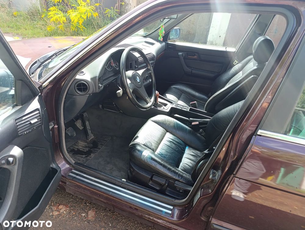 BMW Seria 5 520i - 33
