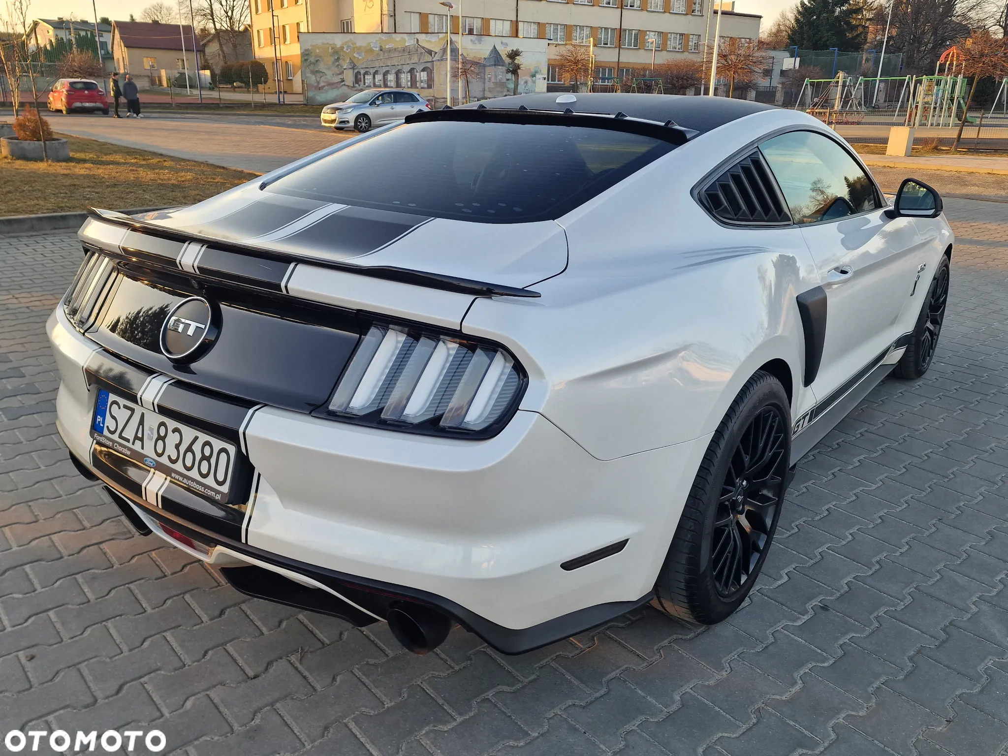 Ford Mustang 5.0 V8 GT - 6