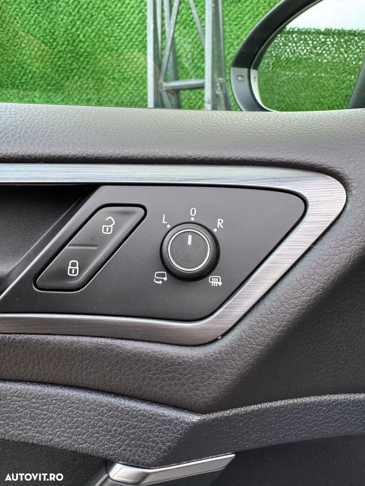 Volkswagen Golf 2.0 BlueTDI Comfortline - 11