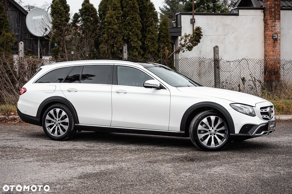 Mercedes-Benz Klasa E 220 d 4-Matic All-Terrain - 2