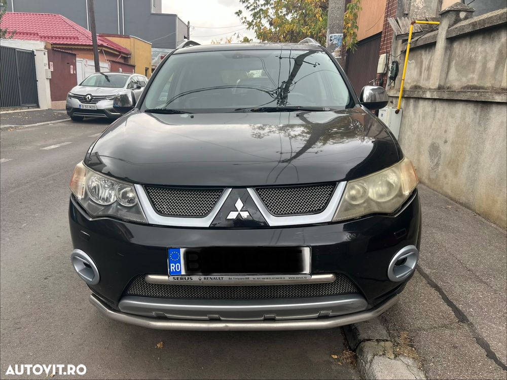 Mitsubishi Outlander 2.4 MIVEC NAVI Instyle Aut - 1