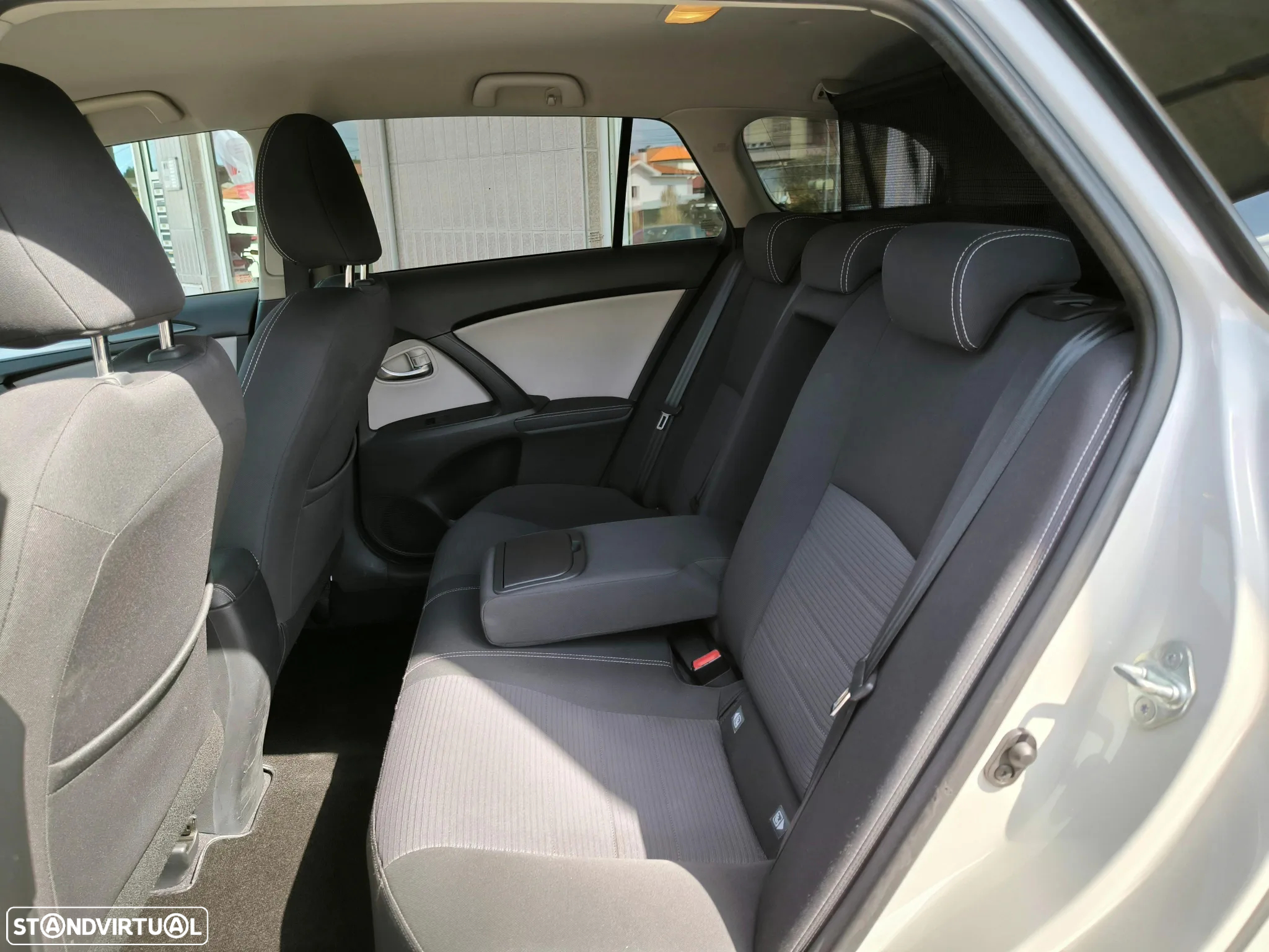 Toyota Avensis Touring Sports 1.6 D-4D Exclusive +P.Business - 11