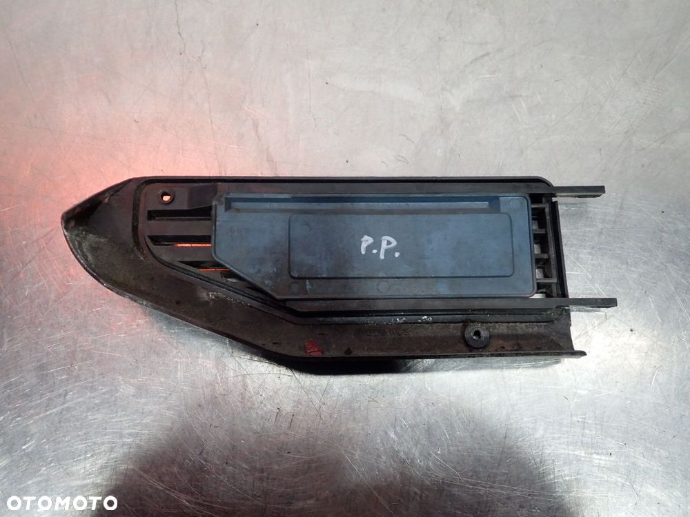 KRATKA NAWIEWU DRZWI PRAWA PRZEDNIA VOLKSWAGEN T3  251837892   251837898 - 2