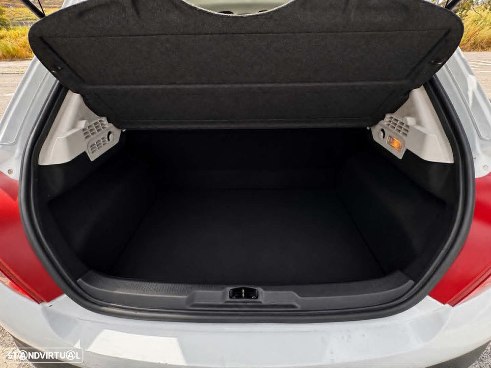 Peugeot 207 1.4 VTi Sportium - 4